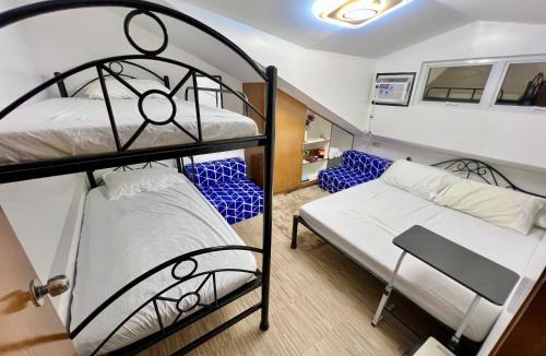 Canaman Apartment | J&D Fully-Aircon 400mbps Parking WiFi 6pax