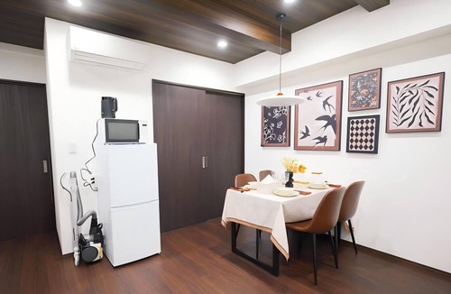Naniwa Villa | Japanese - style Retro House, 2 - bedroom, for 5. Private kitchen & bath.