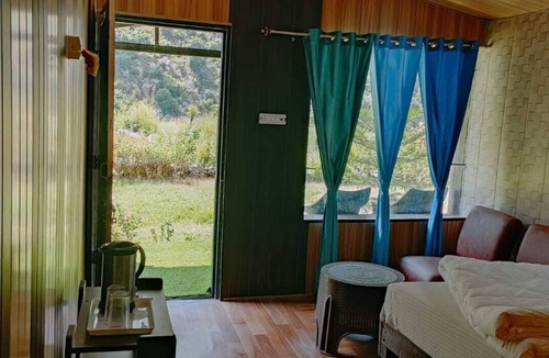 Barkot Hotel | Jayara Resort And Cafe