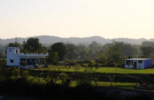 Aspur House | Jera farmhouse & Lakeside stay