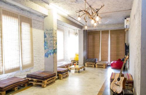 RK Puram Hostel | JHouse near Bhikaji