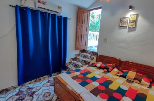 Gauravaddo House | JOHNNYS HOLIDAY HOME By KG