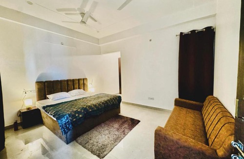 Hazratganj Apartment | Jp suites