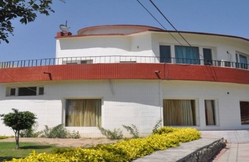 Dharuhera Hotel | Jungle Babbler Tourist Resort