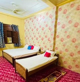 Sultanpur Hotel | K.G.N guest house