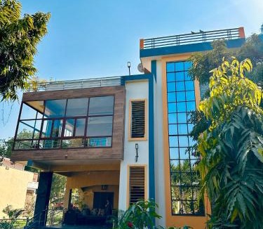 Varanasi Villa | Kaashi Flora (Full Villa - 5 Bedrooms)
