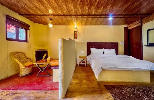 Kanatal Resort | Kana Mud An Ethnic Village Resort - Beautiful View of Gangotri Mountains