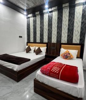 Ayodhya House | Kanak Bihari Yatri Niwas, 100 Meter Ram Ki Paidi, Saryu River