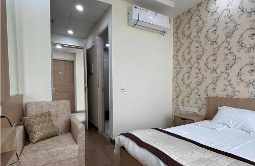 Greater Noida Apartment | Kanha BNB