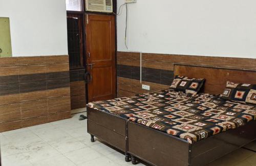 Noida Hotel | Kanha ji Hotel