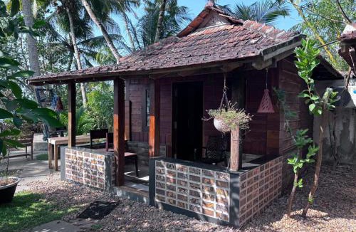 Thekkumbhagam Resort | Karmaliz Casa Del Lake