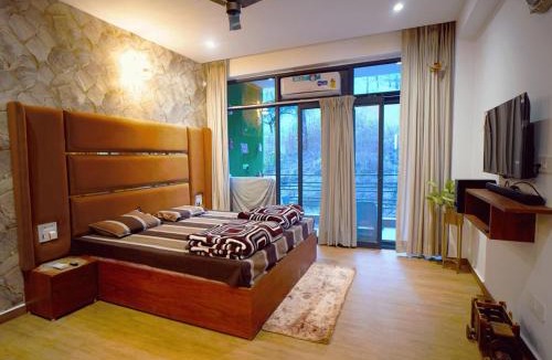 Khattalwada Apartment | Kasauli Hill Crest By Xaria luxury 3Bed 2Bedroom
