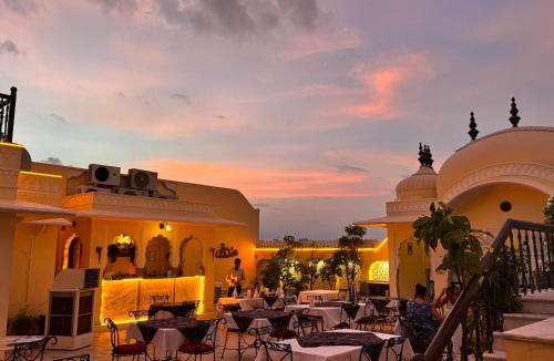 Bani Park Hotel | Khandela Haveli - a Boutique Heritage Hotel