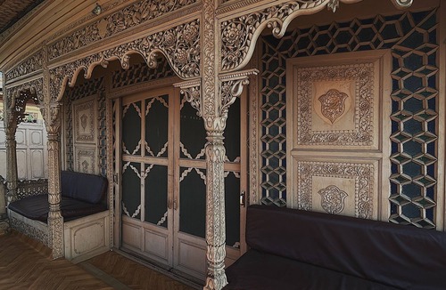 Dal Lake House | Kharpalace group of houseboats