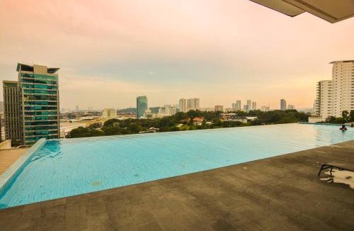 Damansara Perdana Apartment | KL Art Nouveau Suite, MRT, Free Parking, Self Check In