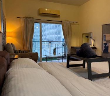 Sri Hartamas Apartment | KL Hartamas Studio, King Bed, Pool, Wifi Smart TV