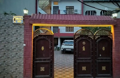 Varanasi Villa | Krishna Villa - 1 Bedr/1 Bathr