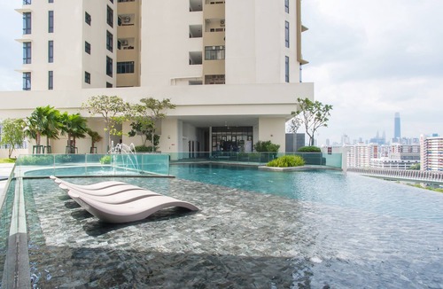 Bandar Tun Razak Apartment | Kuala Lumpur KLCC Stylish & Comfy | 5★ Location, Netflix, Pool + Gym 03