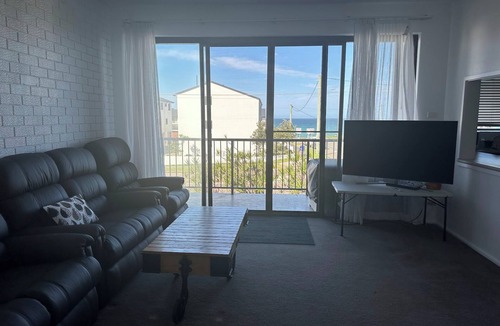 Merewether Apartment | Kui Seaside Escape - Oceanview Apartment