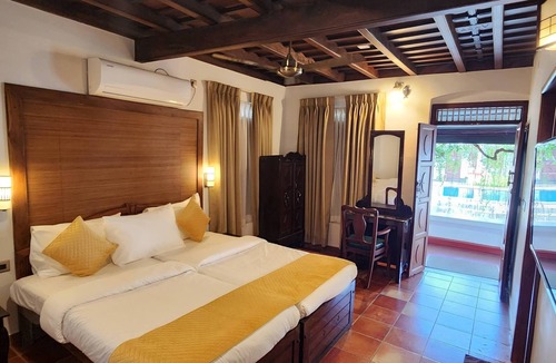 Kumarakom Hotel | Kumarakom Tharavadu - Heritage Hotel