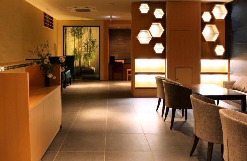 Karasumaoike Hotel | Kyoto Shinmachi Rokkaku Hotel grandereverie