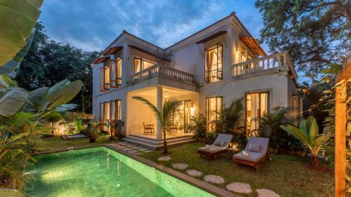 Siolim Villa | La Branca by The Blue Kite - Luxurious 4 BHK villas near Peaceful Morjim Beach, with Private Pool, Big Garden, Security, Kitchen, Wifi, Terrace