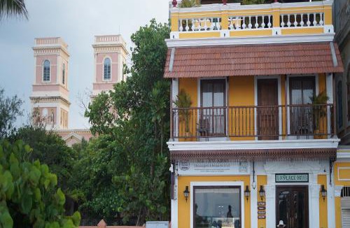 White Town Hotel | La Plage Seaview Suites