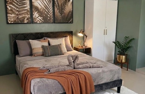 Digos City House | La Residencia Homestay