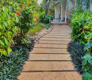 Ahmedabad House | La Shangrila Charming City Center Villa