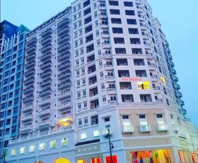 Mandurriao Apartment | Lafayette Park Square with balcony facing pool view