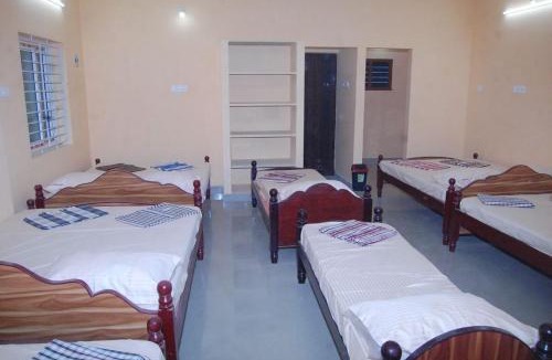 Thirukadaiyur Hotel | Lakshmi Illam