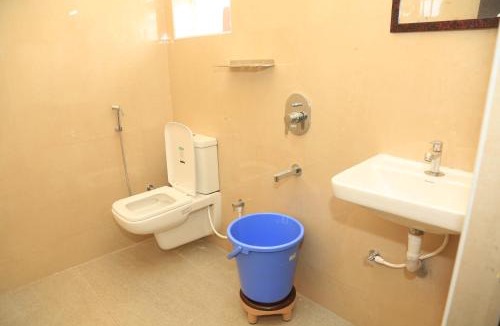 Thirukadaiyur Hotel | Lakshmi Mahal Rooms