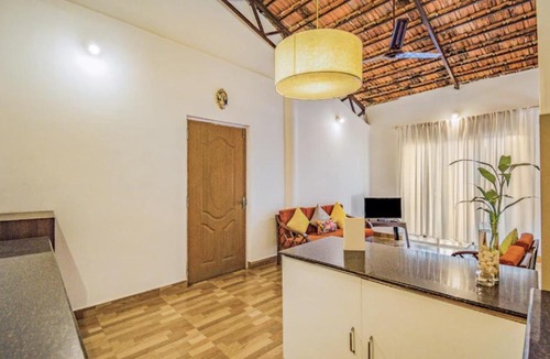 Candolim Apartment | Lavish Studio with a pool, near Candolim Beach