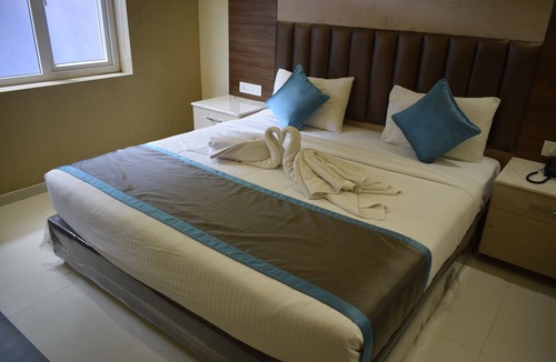 Mayiladuthurai Hotel | Laya Regency