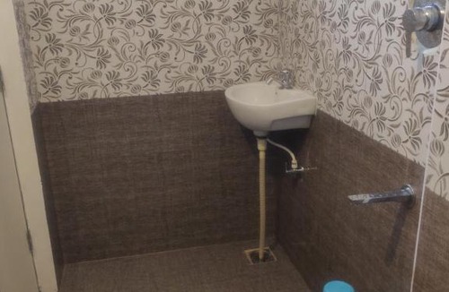 Mahabalipuram Beach House | LD home stay & Residency