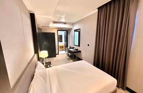 Olongapo Hotel | Le Charmé Suites