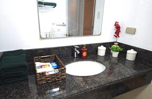 Highway Hills House | lea home flair tower staycation mandaluyong