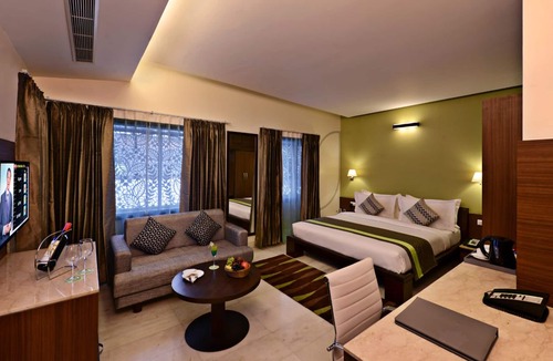 Panch Batti Hotel | Leisure Inn Grand Chanakya