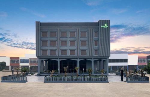 Hisar Hotel | Lemon Tree Hotel, Hisar