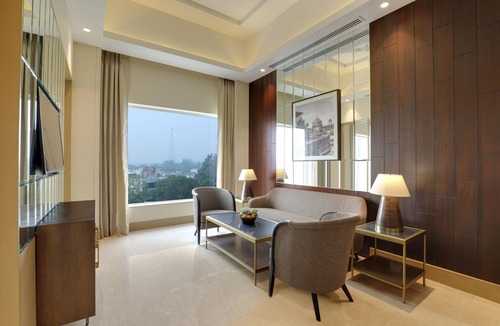 Jhansi Hotel | Lemon Tree Hotel Jhansi