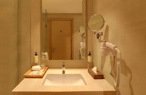 Jhansi Hotel | Lemon Tree Hotel Jhansi