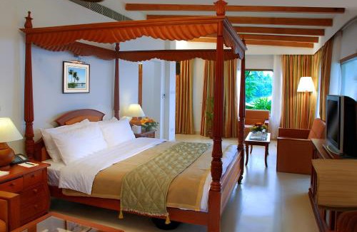 Muhamma Resort | Lemon Tree Vembanad Lake Resort, Kerala