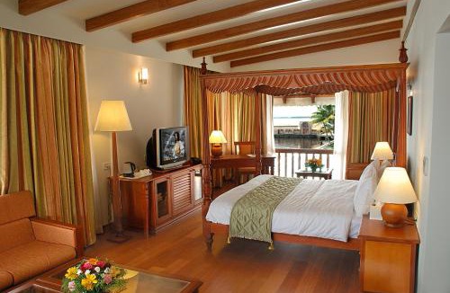 Muhamma Resort | Lemon Tree Vembanad Lake Resort, Kerala