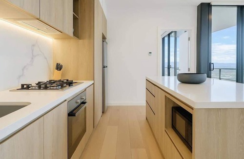 Broadbeach Apartment | Level 25 Broadbeach Escape Pool Gym