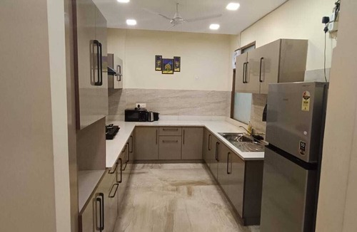 New Delhi Apartment | Lime Tree 3BHK Serviced Apartments DLF 5