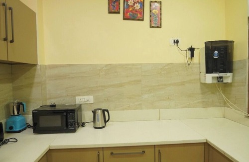 New Delhi Apartment | Lime Tree 3BHK Serviced Apartments DLF 5