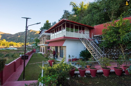 Naukuchiyatal Resort | LivingStone Lake View Resort Premium Room