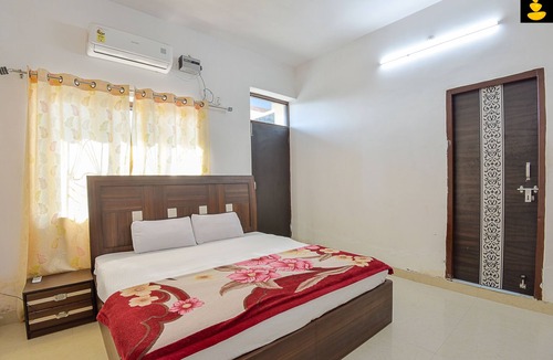 Jhajra Hotel | Livingstone The Village Hotel Dehradun Standard Room for Group