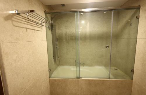 Dwaraka Nagar Hotel | LJ Grand