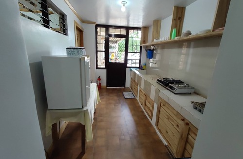 Baguio House | Log Homes Inspired Unit 2 w/Wi-Fi and Cable